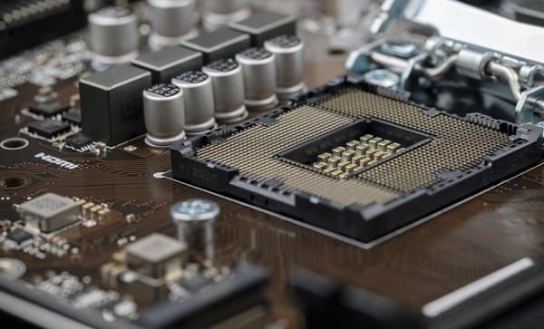 What-are-the-functions-of-the-motherboard