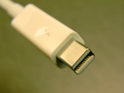 Thunderbolt-Connector.jpg